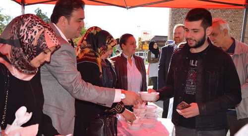Ak Parti'den aşure ikramı