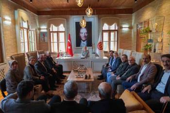 Ak Parti’Den Chp’Li Başkana Ziyaret
