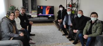 Ak Parti’Den Korsanlar Tarafından Kaçırılan Denizciye Ziyaret
