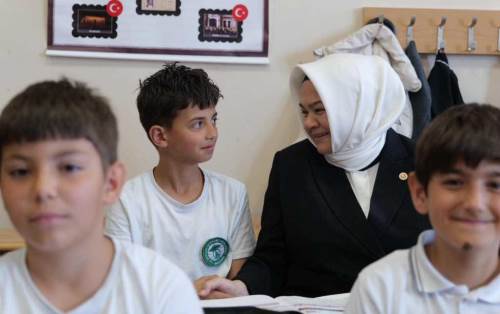  AK Parti Eskişehir Milletvekili Ayşen Gürcan’dan öğrencilere yıl sonu mesajı