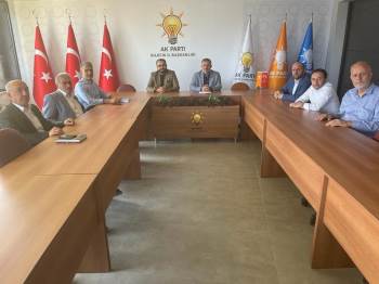 Ak Parti İl Başkanı Yıldırım İlçe Başkanlarıyla Bir Araya Geldi
