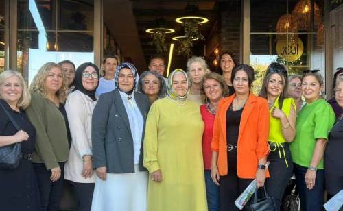 AK Parti Kadın Kolları'ndan ziyaret: Muhtarlar yeşil pasaport istiyor!