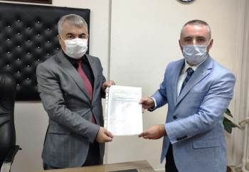 Ak Parti Kütahya Merkez İlçe Başkan Fatih Oruç, Mazbatasını Aldı
