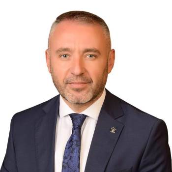 Ak Parti Kütahya Merkez İlçe Başkanı Fatih Oruç Görevinden Ayrıldı
