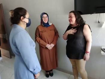 Ak Parti Milletvekili Nilgün Ök Trafik Kazası Geçirdi
