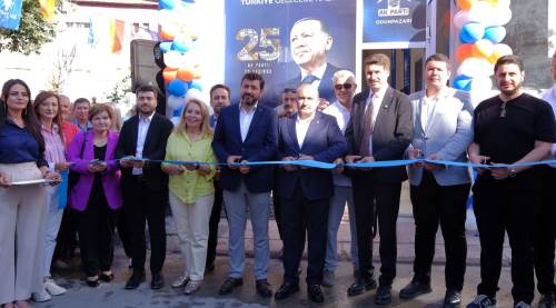 AK Parti Odunpazarı'ndan Emek Mahallesi'ne yeni irtibat bürosu