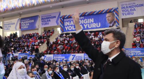 AK Parti'yi Eskişehir'de Büyükerşen kurtardı!