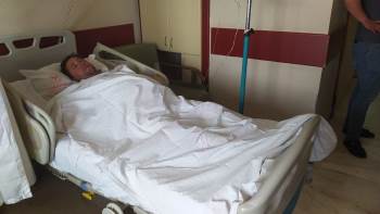 Ak Partili Belediye Başkanını Taşıyan Makam Aracı Şarampole Devrildi
