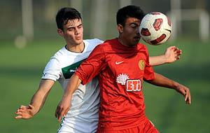 Akademide Bursaya boyun eğdik