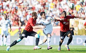 AKAMİNKO İÇİN KAPIŞIYORLAR 