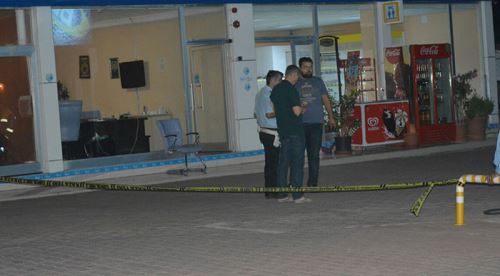 Akaryakıt istasyonunu basıp çocuk kaçırdılar