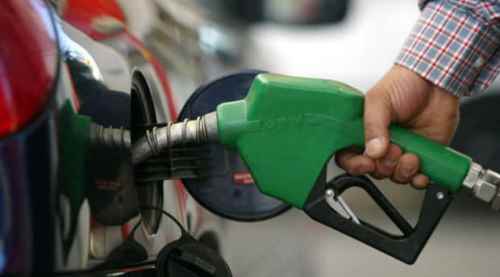 Akaryakıtta çifte indirim bekleniyor