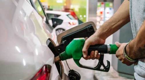 Akaryakıtta indirimler çabuk bitti: Benzine zam geliyor!