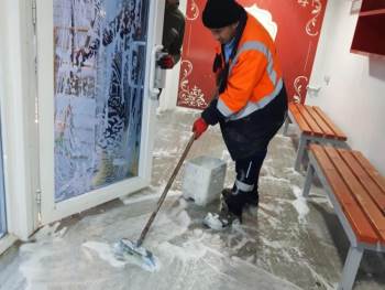 Akıllı Duraklarda Temizlik Ve Yıkama Çalışması Gerçekleştirildi
