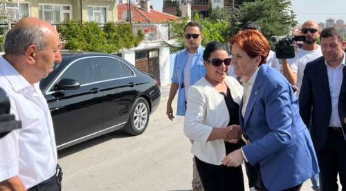  Akşener'den saldırıya uğrayan Toptaş'a geçmiş olsun ziyareti 