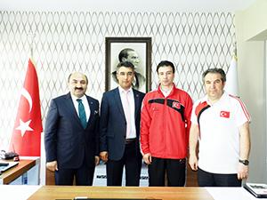 Aksoy, şampiyonu ağırladı