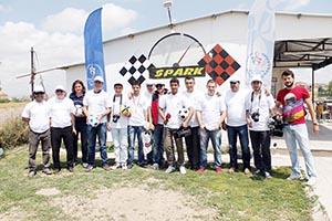 Aksoydan spor muhabirlerine jest