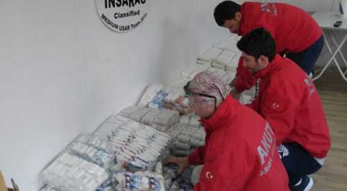 AKUT'a 10 bin parça tıbbi malzeme desteği 