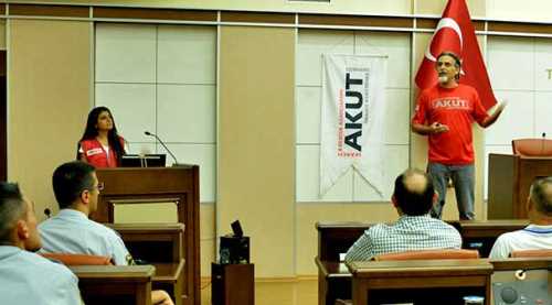 AKUT deprem eğitimi verdi