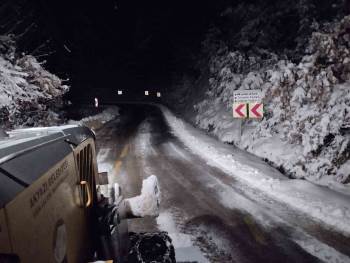 Akyazı Belediyesi kar yağışına karşı teyakkuzda