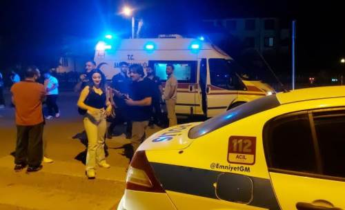 Akyazı’da kaza: Elektrikli bisikletteki anne ve kızına otomobil çarptı