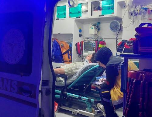 Akyazı’da otomobil ile motosiklet çarpıştı: 3 yaralı