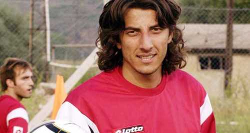 AKYÜZ’DE SICAK BAKIYOR