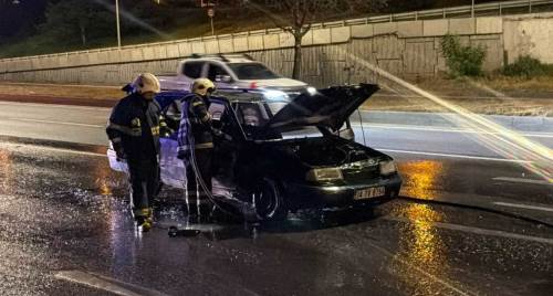 Alev alan otomobilden son anda çıktı: LPG'li otomobil küle döndü!