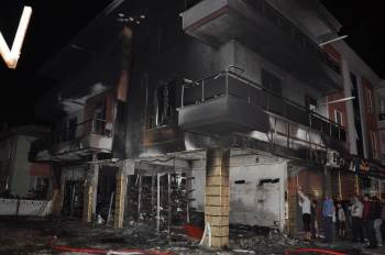 Alevler 3 Katlı Binayı Böyle Sardı
