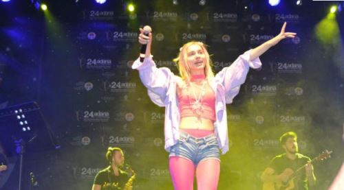 Aleyna Tilki sahneyi terk etti