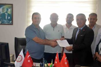 Ali Özdemir Mazbatasını Aldı
