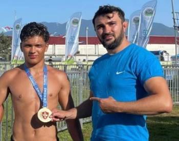 Ali Uysal Güreşte Tavşanlı’Nın Gururu Oldu
