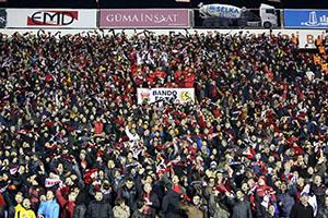 Galibiyet taraftara armağan olsun