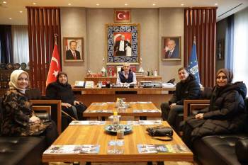 Alim Işık Dârülkurrâ’Yı Bağışlayan Hesna Emrem’İ Ağırladı
