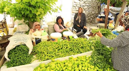 Alışveriş için Eskişehir'e geliyorlar
