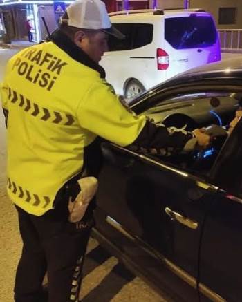 Alkollü Sürücü Hem Ehliyetinden Oldu Hem De Para Cezasına Çarptırıldı
