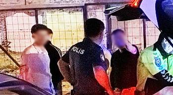 Alkollü sürücüye işlem yapılırken ortalık gerildi! Muhabire görüntü engeli