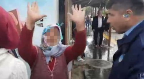 Alkollü teyze herkese kök söktürdü!