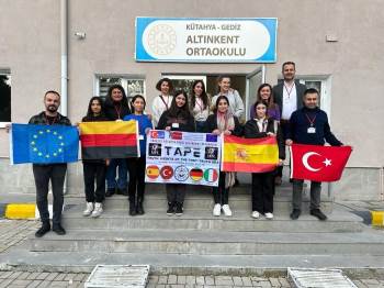 Alman Ve İspanyol Öğrenciler Dezenformasyonla Mücadele İçin Gediz’E Geldi

