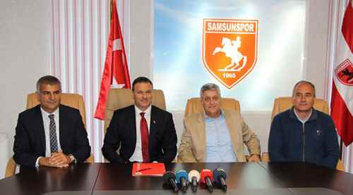 Alpay Özalan imzayı attı