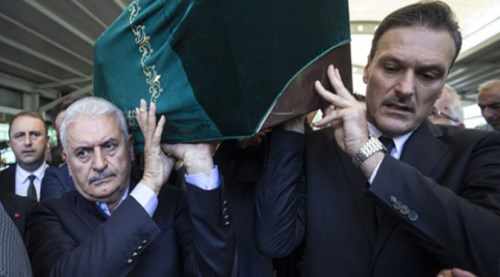 Alpay Özalan'ın acı günü