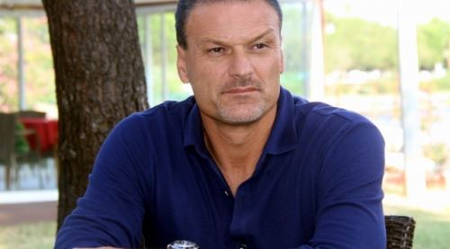 Alpay Özalan istifa mı etti!