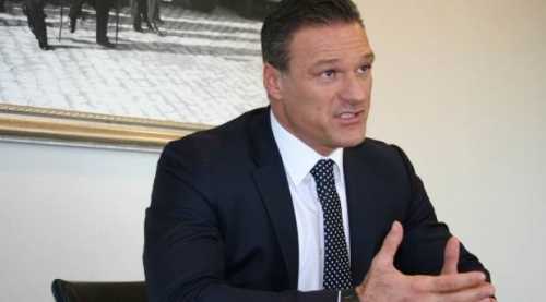 Alpay Özalan karar verecek