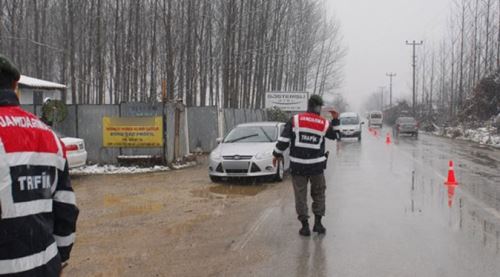 Alpu'da Jandarma aracın torpidosunu açınca!