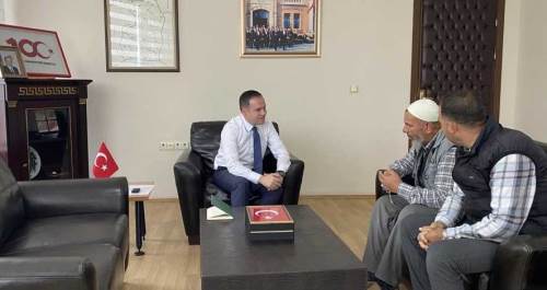 Alpu Kaymakamı Sönmezel, şehit ailelerini makamında ağırladı