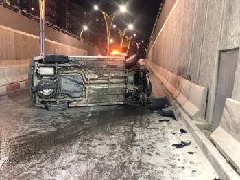 Alt Geçitte Takla Atan Otomobilden Yaralı Kurtuldu
