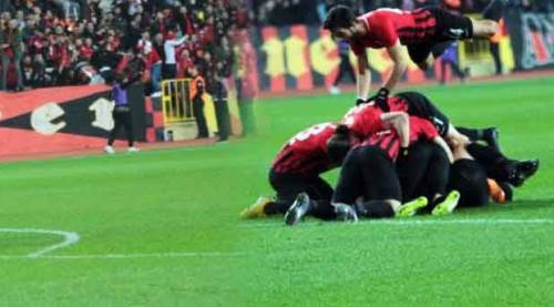 Altın değerinde 3 puan böyle geldi - GALERİ