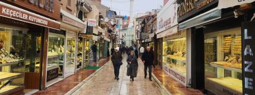 Altın fiyatları tırmandı: Eskişehir’de kuyumcular çarşısı sessizliğe büründü!