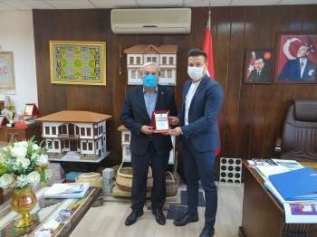 Altınorduspor Spor Dış Sportif Etkinlikler Direktörü Korkmaz’Dan Başkan Şahin’E Ziyaret
