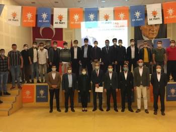 Altıntaş Ak Gençlik’Te Yeni Başkan Ahmet Tekin
